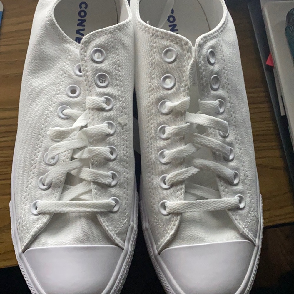 Converse-white low top size 12